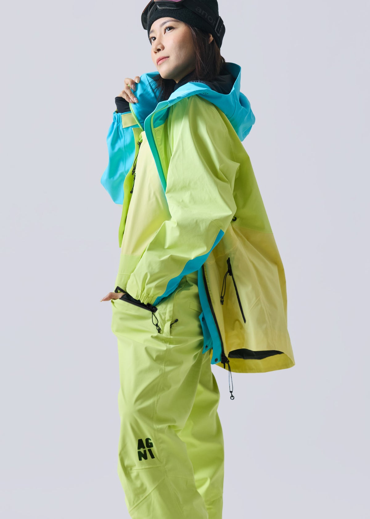 The YelloJello bib